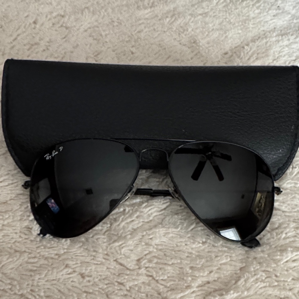 Polarized Ray-Ban Black Aviator Sunglasses